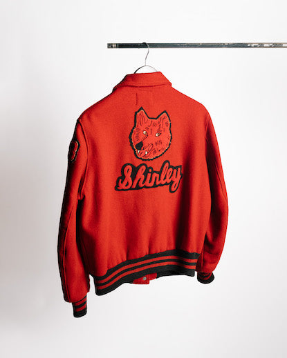 CHAQUETA VARSITY DELONG CON PARCHE DE LOBO 1970