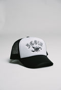 GORRA DE CAMIONERO CON ESCORPIÓN